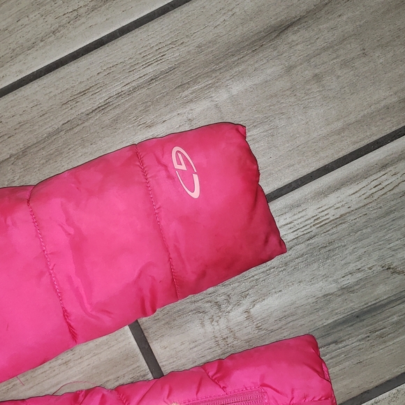 Girls Champion winter pink coat. - Picture 3 of 16